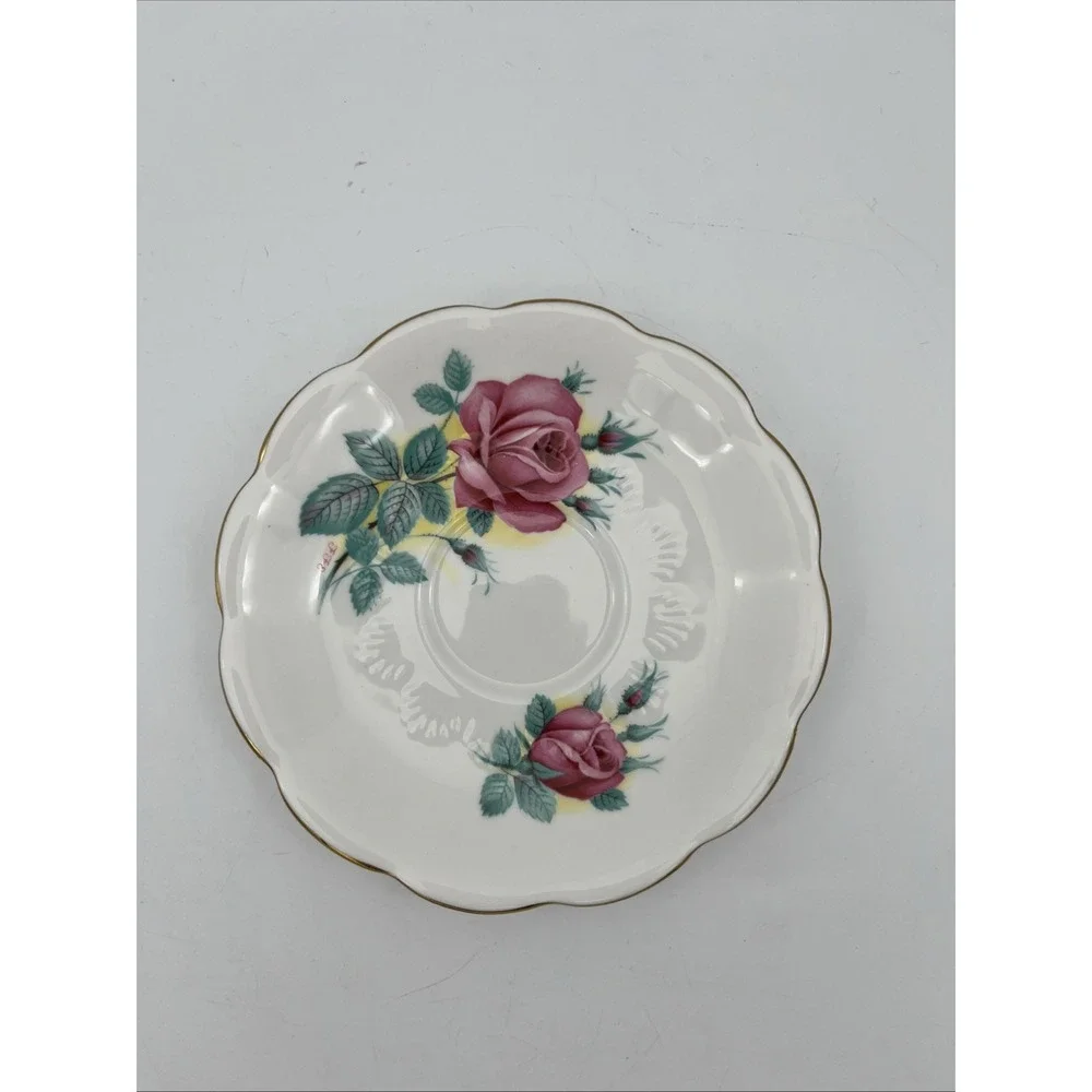 ROYAL ALBERT Bone China Pink Sweetheart Roses Saucer  (England)‎